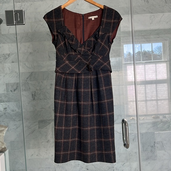 Beautiful vintage wool Nanette Lepore skirt suit. EUC - no tags. 🦌 🍁 - Picture 2 of 6